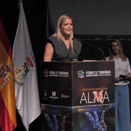 Yilenia Vega durante su discurso de cierre en 2025